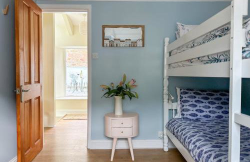 NEW - Luxury Cawsand Cottage, Steps from the Beach - Foto 17