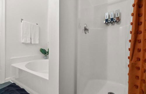 ATL Patio Paradise Pool, HotTub, Theater, GmRm, B-Ball - Foto 46