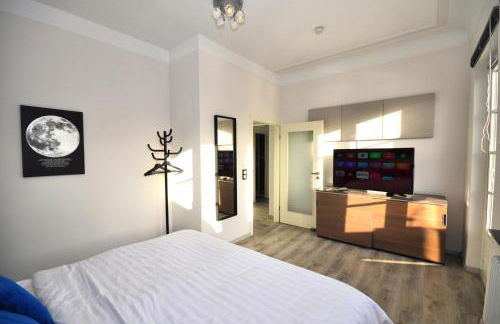 Zentral, am Park mit Parkplatz - Foto 10