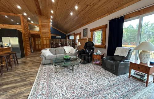 Evergreen Haven Lodge and Bunkhouse - Foto 12