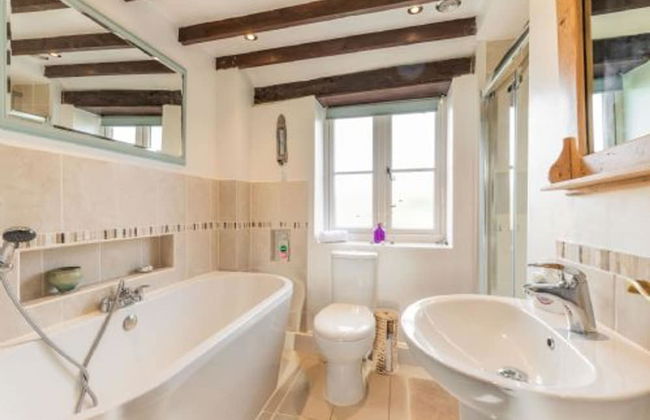 Host Stay Woodfalls Barn - Foto 6