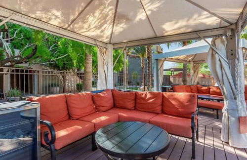 Beautiful Studio Apt in a great resort setting with fountains, courtyards, and pool with bar - Foto 40