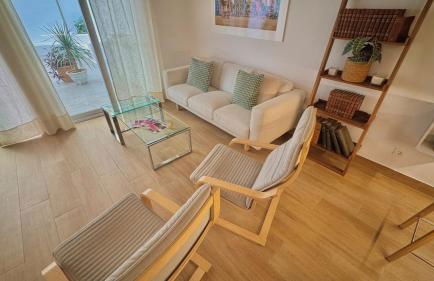 Stunning Home, AC, Beach, Backyard, 4 BR - Photo 39