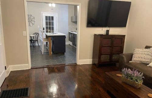 Clayton's 1910 Restored Mill House-near Burlington - Foto 3