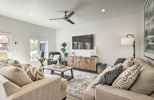 Spacious St George Townhome with Grill and Views! - Foto 5