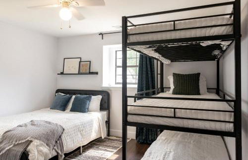 Styled, cozy residential retreat near town center - Foto 17