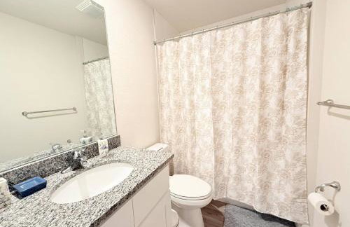 New 4-Bedroom Home – Perfect for Your Stay! - Foto 21