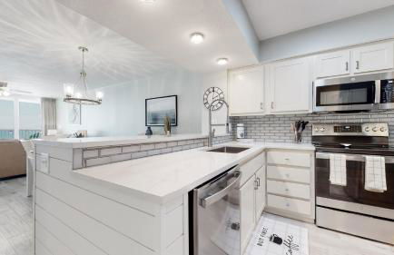 Beachfront - Renovated - Gulf view Bedroom - FLPCB5 - Foto 10