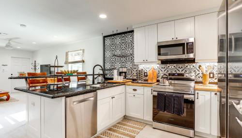 Vibrant North Palm Beach Home about 2 Mi to Beach! - Foto 2