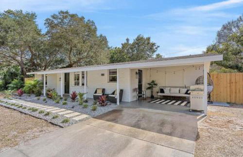 The Wisteria Oasis With heated pool and hot tub - Foto 37