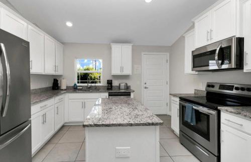 4BR Retreat Near Warm Mineral Springs & Beaches - Foto 14