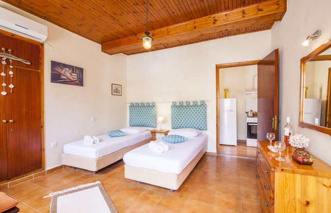 Old Barber Shop by Konnect, 1,2km from Dassia beach - Foto 1