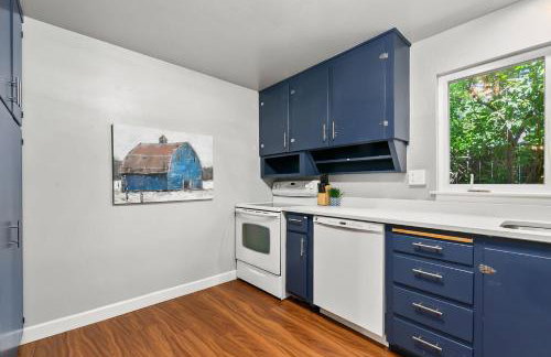 Urban Nest - Garage, Sunroom & Fenced Yard - Foto 19