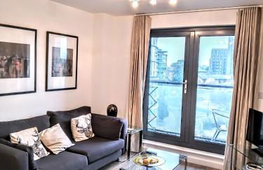 New Central Woking 1 and 2 Bedroom Apartments with Free Gym, close to Train Station - Photo 6