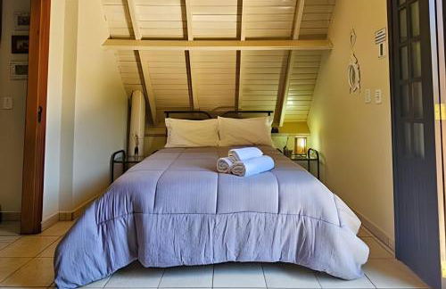 Charme de um típico chalé de campo com lareira. - Foto 23