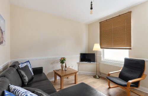 The Victoria - Quaint Victorian Home With Free Parking - Foto 6