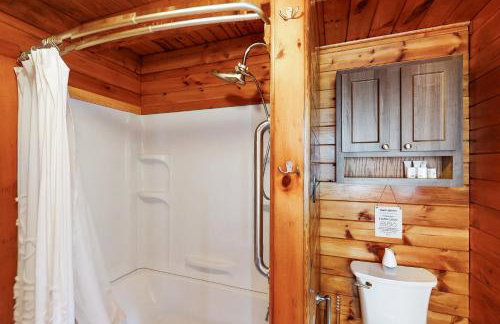 Wooded Family Retreat! 11 Mi to Acadia Entrance - Foto 16