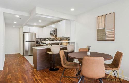 Stylish 2-Bedroom Near Central Park - Laundry - Elevator - Foto 8