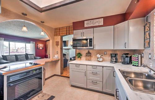 Arvada Home with Deck and Game Room Near Olde Town! - Foto 9