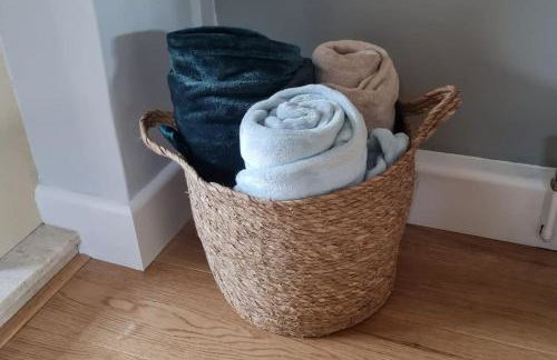 Windsor property near Legoland with free parking - Photo 26