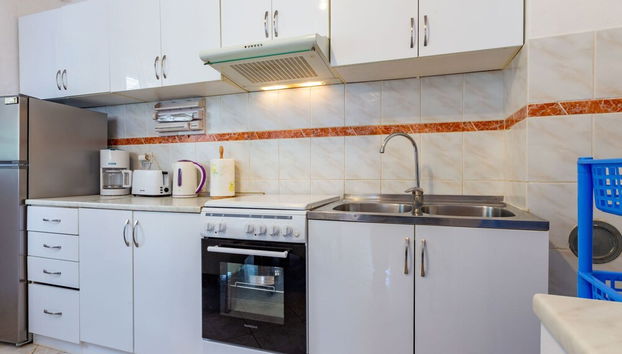 Relaxing Zadar Hideaway With Seasonal Pool & Seaside Charm - Foto 5, Cocina privada