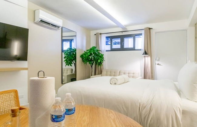 w Monochrome Loft in Santa Ana - Photo 12