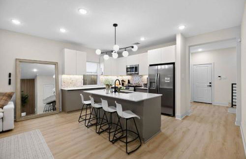 Luxury Home: Mins to NRG, Hobby Airport & Midtown - Foto 39