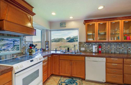 Oceanfront Castle with Hot Tub and Game Room - Foto 19