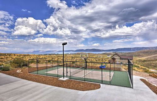 Cabin with Beach Access, Sport Court, Hot Tub and View - Foto 40