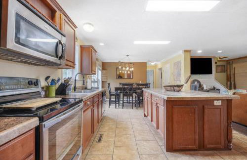 Lakefront Retreat w Dock Boat Rental and Views - Foto 9