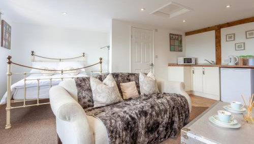 Stansted airport - studio annexe with parking - Foto 2