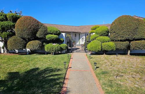 La Jolla Gem with Ocean View - 11 Beds, Hot Tub, Karaoke & Game Den - Foto 5