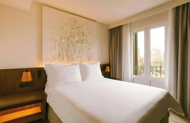 Casa Luz Hotel Plaça Universitat, Sonder by Marriott Bonvoy - Photo 33