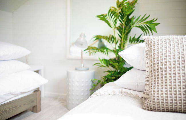 Stunning Townhouse with Large Garden - Photo 18