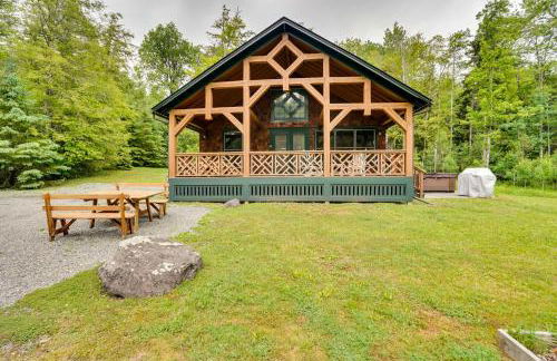 Secluded Elka Park Cabin Hot Tub and Fire Pit! - Foto 2