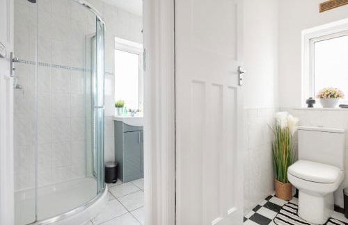 9RA - 4BD House - Wembley Views - Foto 54