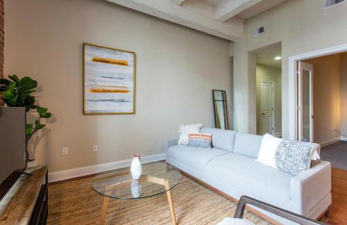 Sleeps 4! 2BR, Gym, Paid Parking, Close to Major Attractions - Foto 22