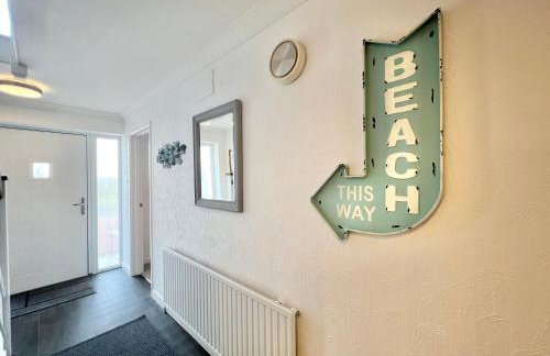 4 Bed Retreat with Balcony & Estuary views - Photo 34