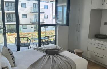 Harbour view-Sleeps 4-Sea View-Parking-Balcony - Foto 9