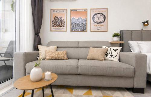 Side by Side Apartments - Photo 13
