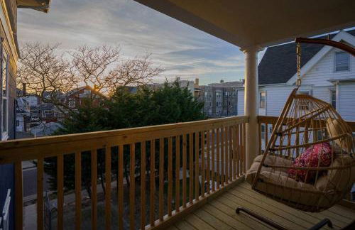 AC 9 BR 4BA Victorian Manor - 1 Block to Beach - Foto 45