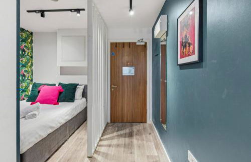 #115 ModernCity Escape Central Apartment- 10 mins to Royal Albert Dock Liverpool- Sleeps 4 - "Perfect for contractors and Families " - Foto 23