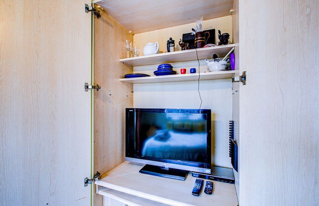 Entire 1bed Studio With Ensuite, Balcony & Parking - Foto 18