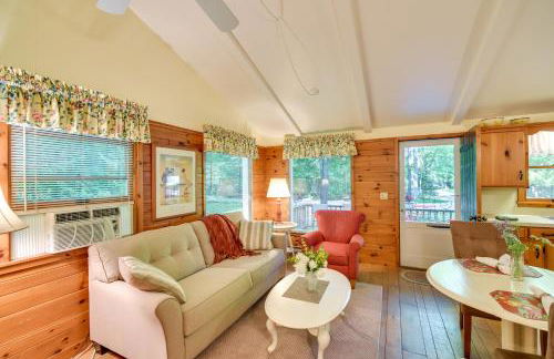 Pine Cottage Duplex with Deck Walk to State Park! - Foto 14