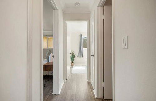 Charming 2BR Coastal Getaway in Pacifica - Photo 33