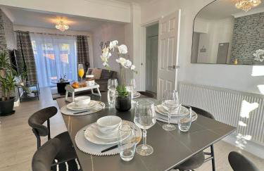 Luxurious family home in West Midlands - Photo 3