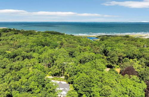 1 Story Family Home Half Mile to Beach with Patio , Grill, Office with Twin Beds, Peaceful Wooded Setting, Spacious Driveway, Garden Views, Walk to Shore, Perfect Cape Cod Getaway for Families - Foto 43