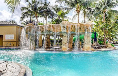 2B Beachfront condo! Pool! Games! 15 mins to PBI! - Foto 51