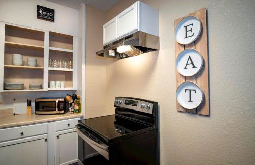 Cozy Downtown Guest House 2br/1ba Sleeps 8 - Foto 18