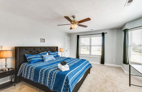 Walk to Public Beach Access Norfolk Family Home - Foto 14